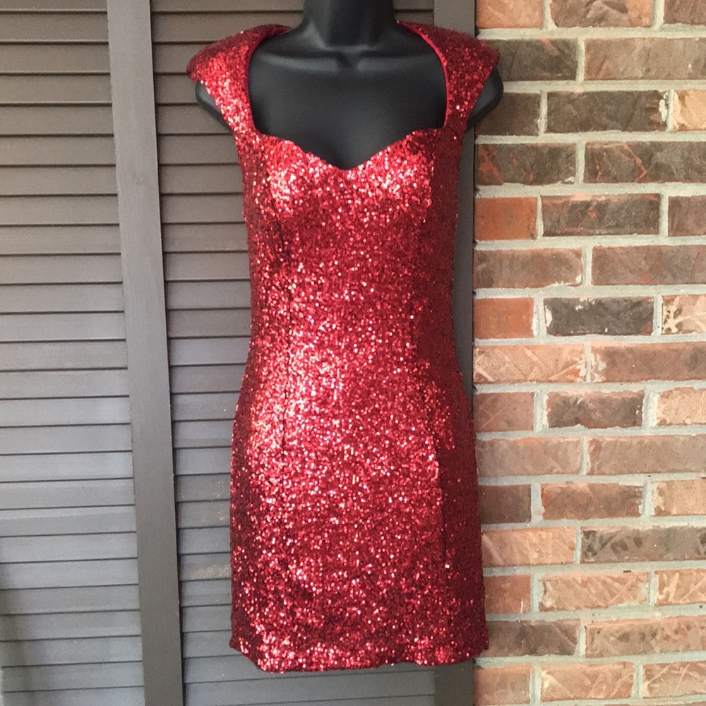 NWT Guess Red Sequin C/S Claudia Bodycon Dress